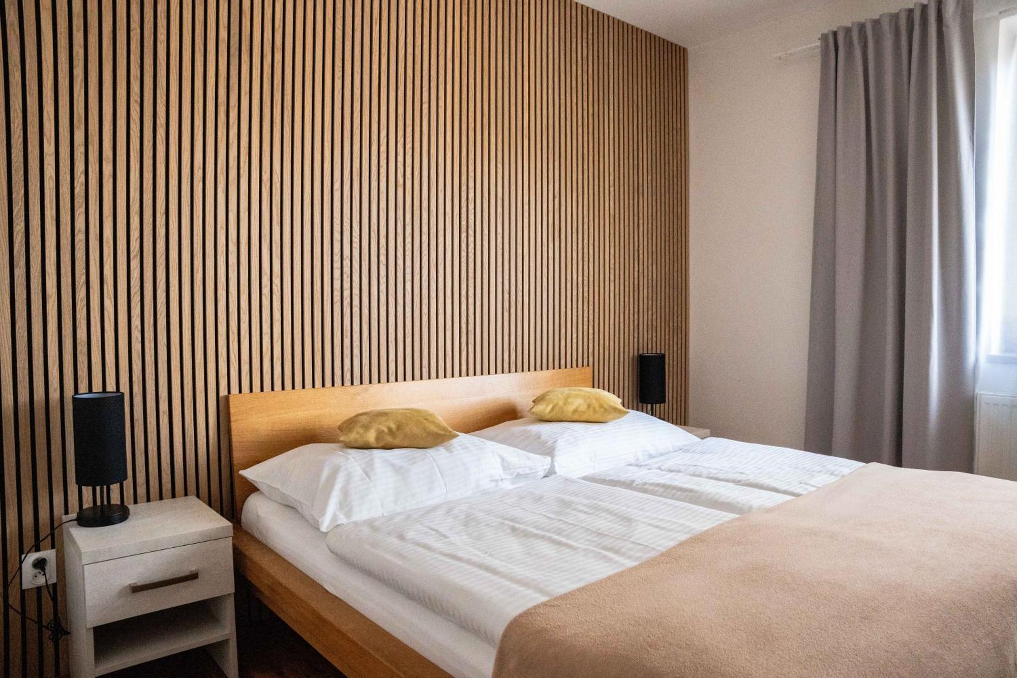 Hotel Sharingham Brno Exterior foto